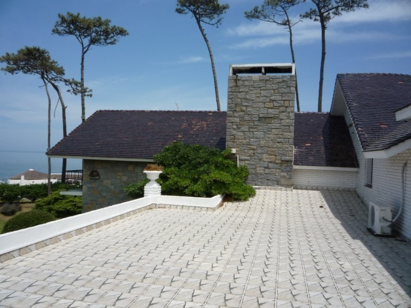 Importante casa en venta frente al mar, vistas increíbles a toda la Bahia.